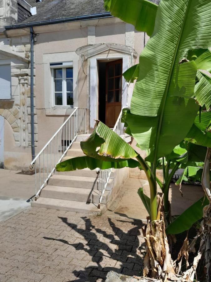 Les Anciennes Ecuries Du Chateau Vatan 外观 照片
