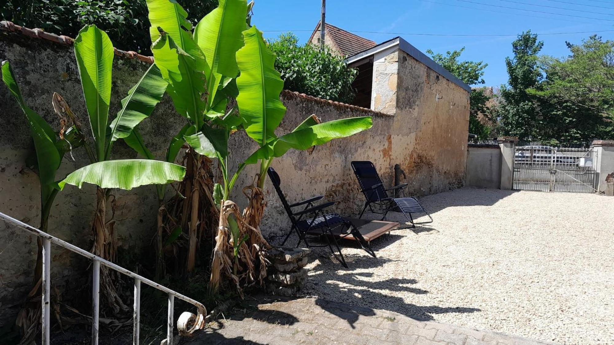 Les Anciennes Ecuries Du Chateau Vatan 外观 照片